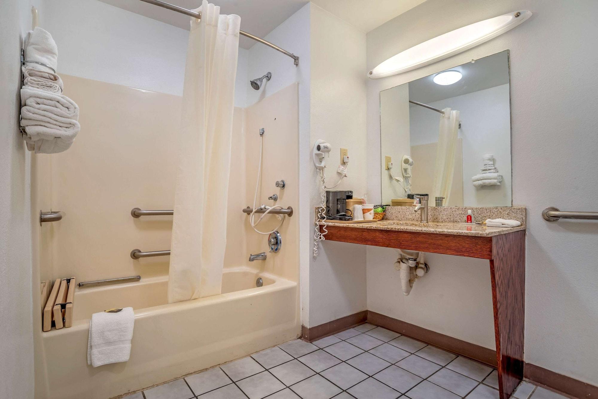 Econo Lodge Tupelo Eksteriør bilde