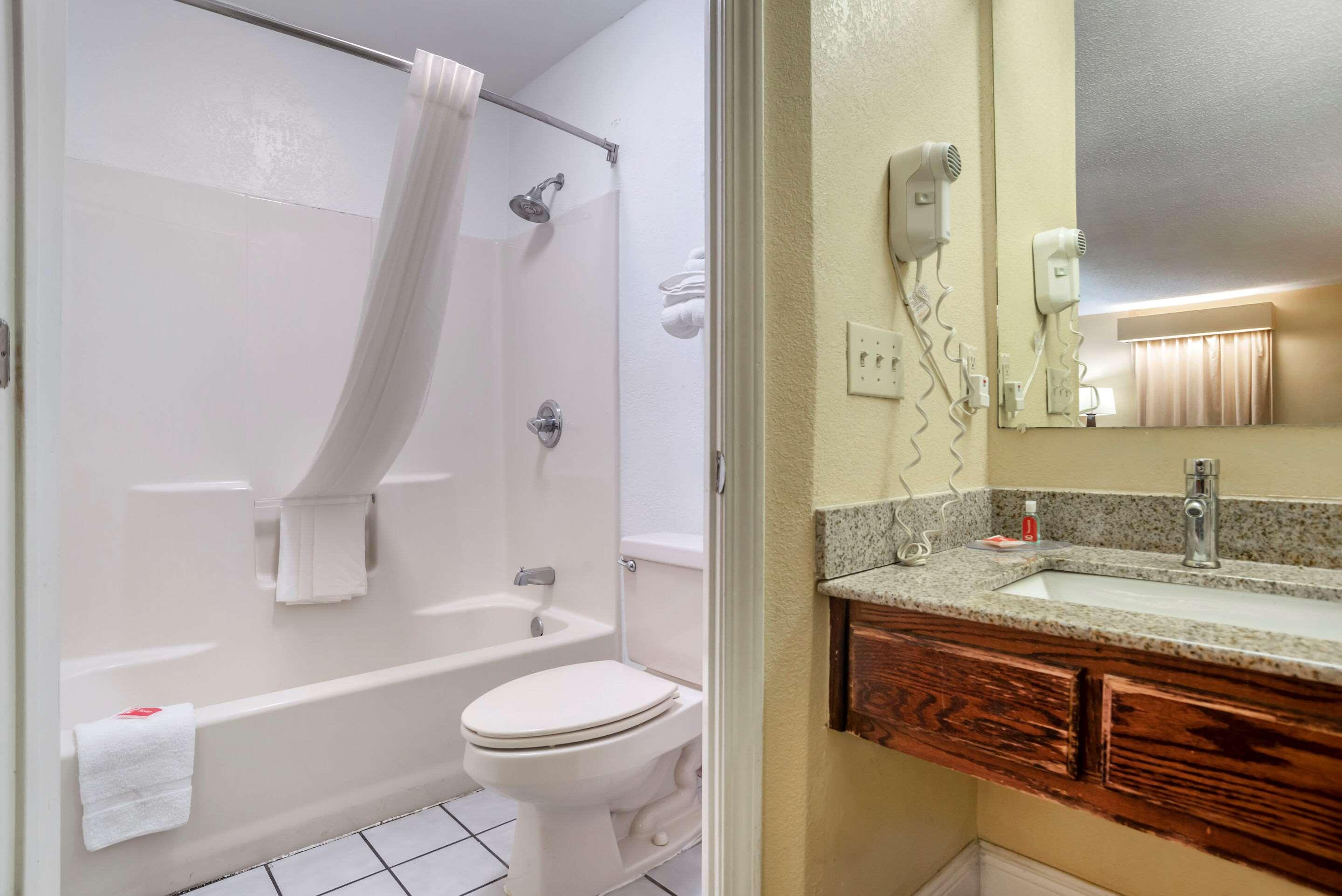 Econo Lodge Tupelo Eksteriør bilde