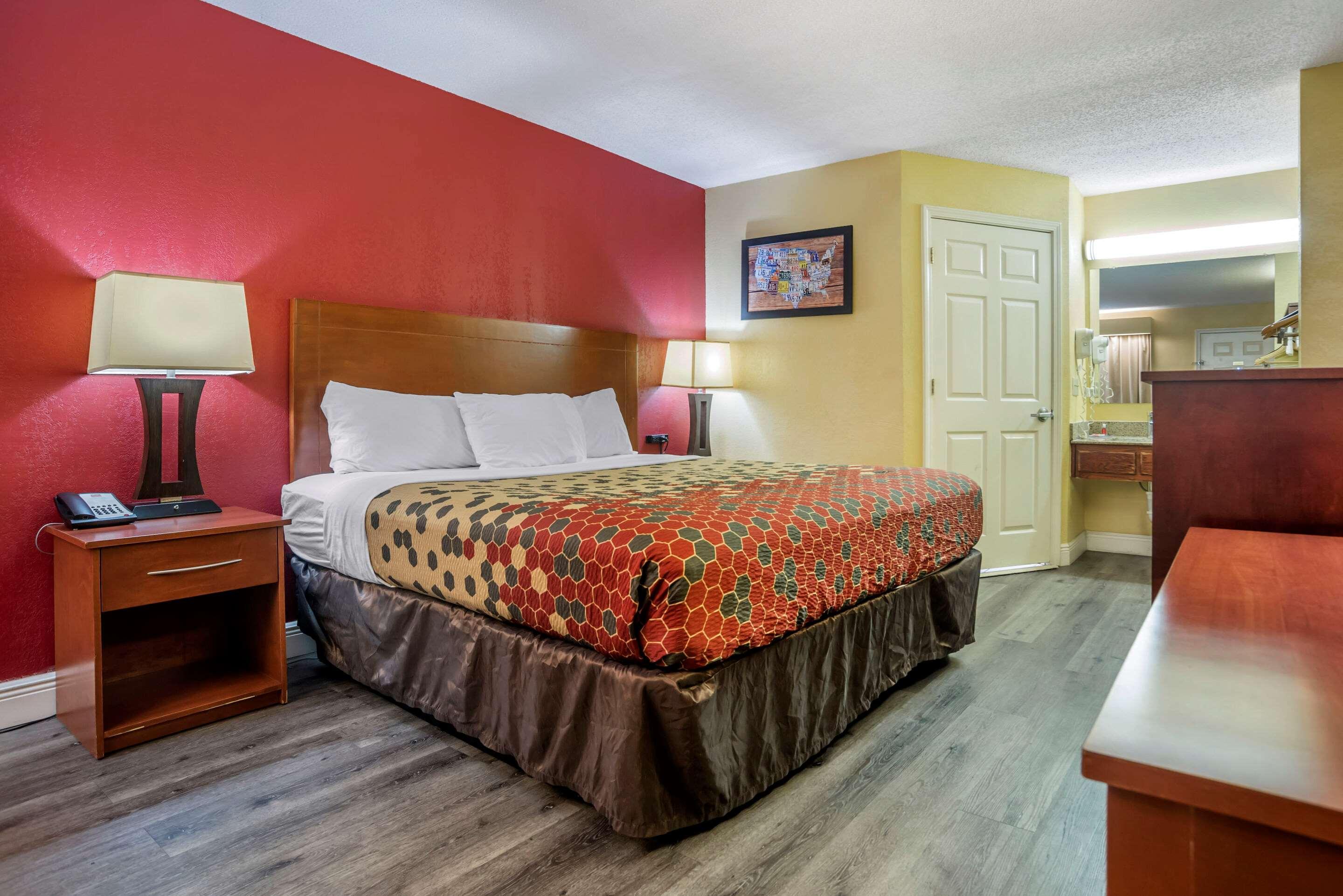 Econo Lodge Tupelo Eksteriør bilde