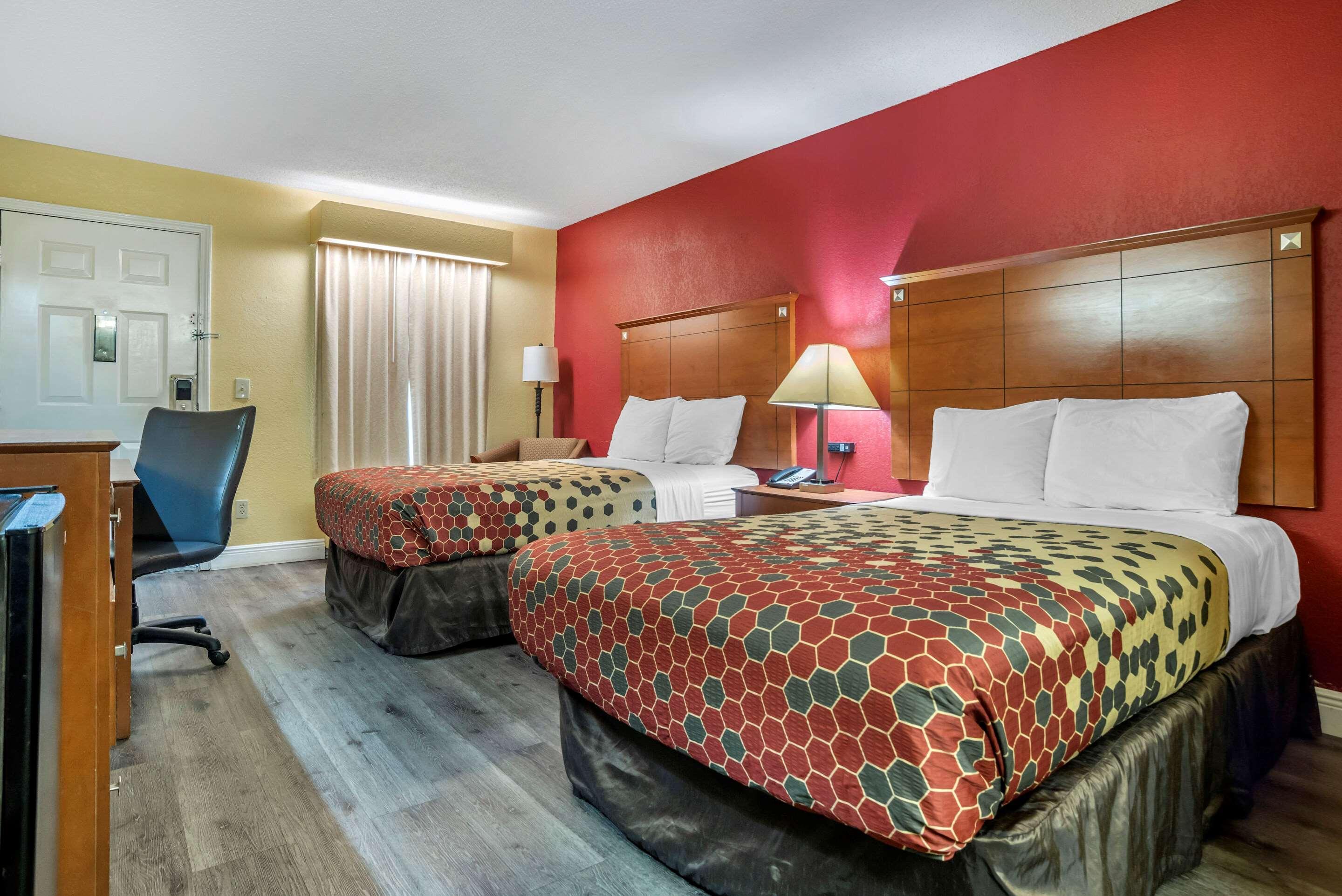 Econo Lodge Tupelo Eksteriør bilde