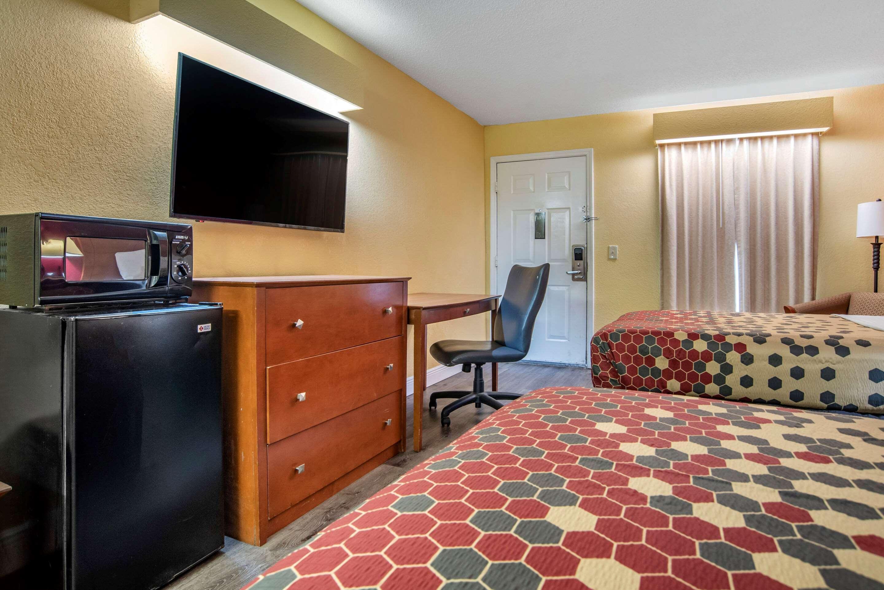 Econo Lodge Tupelo Eksteriør bilde