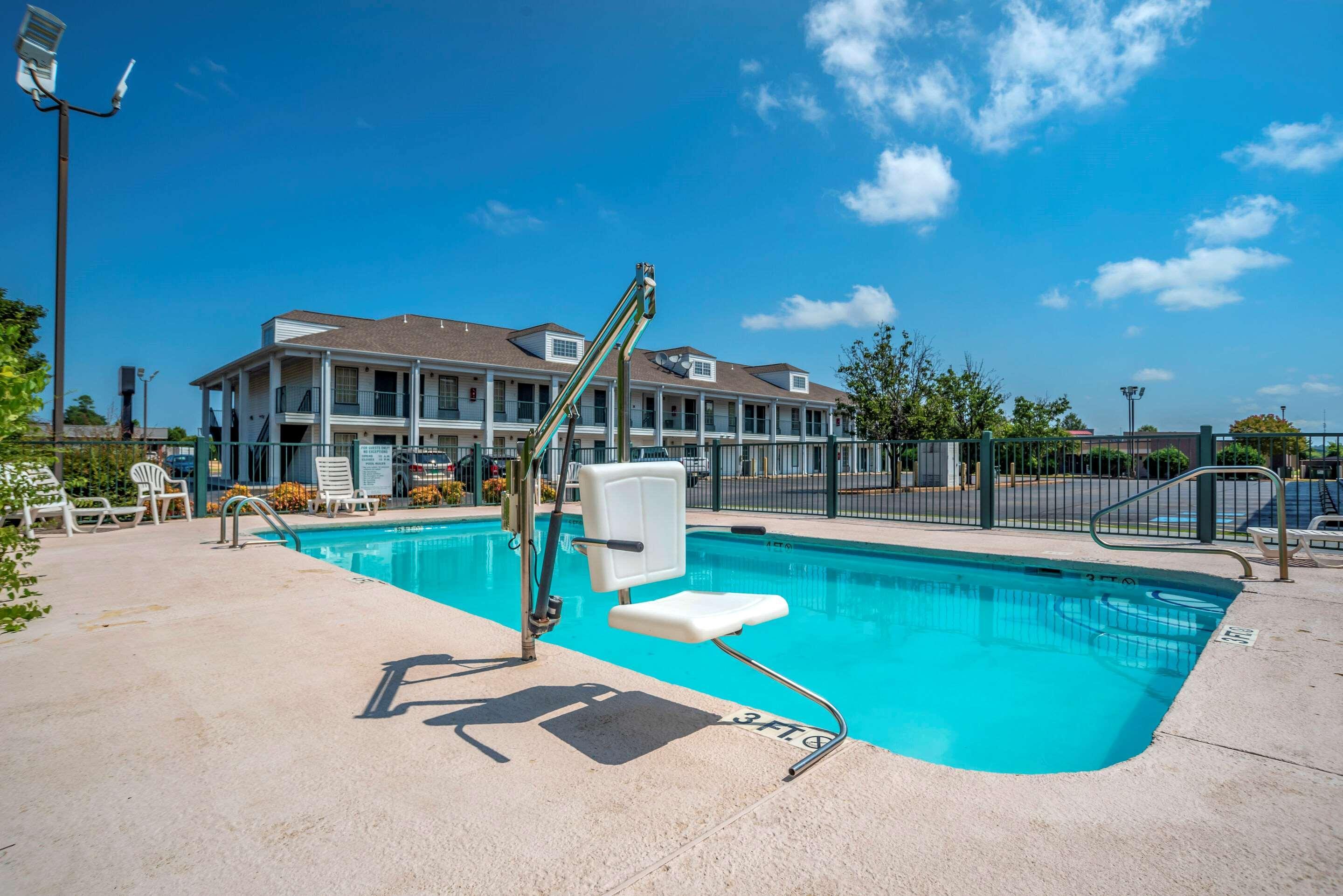 Econo Lodge Tupelo Eksteriør bilde