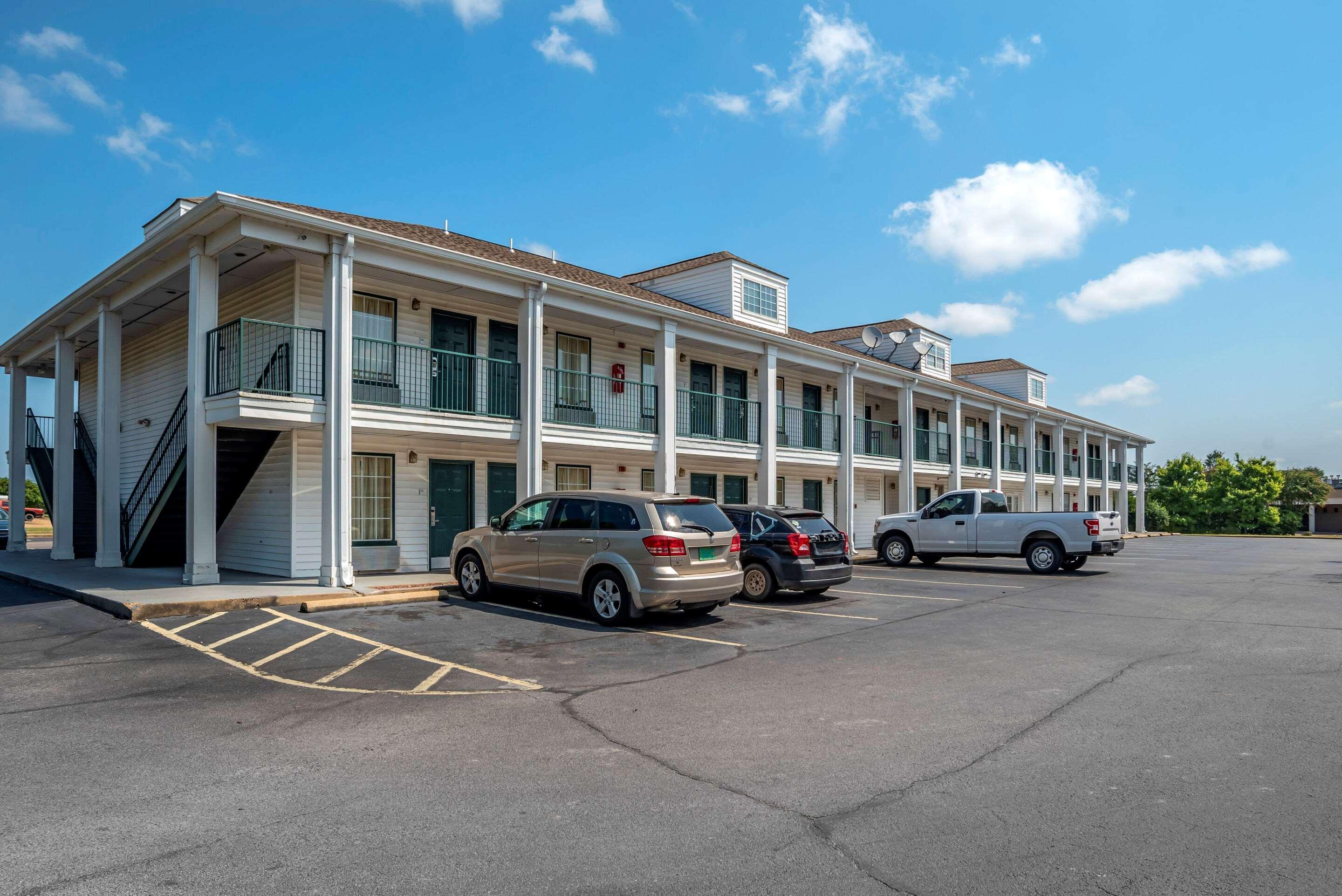 Econo Lodge Tupelo Eksteriør bilde