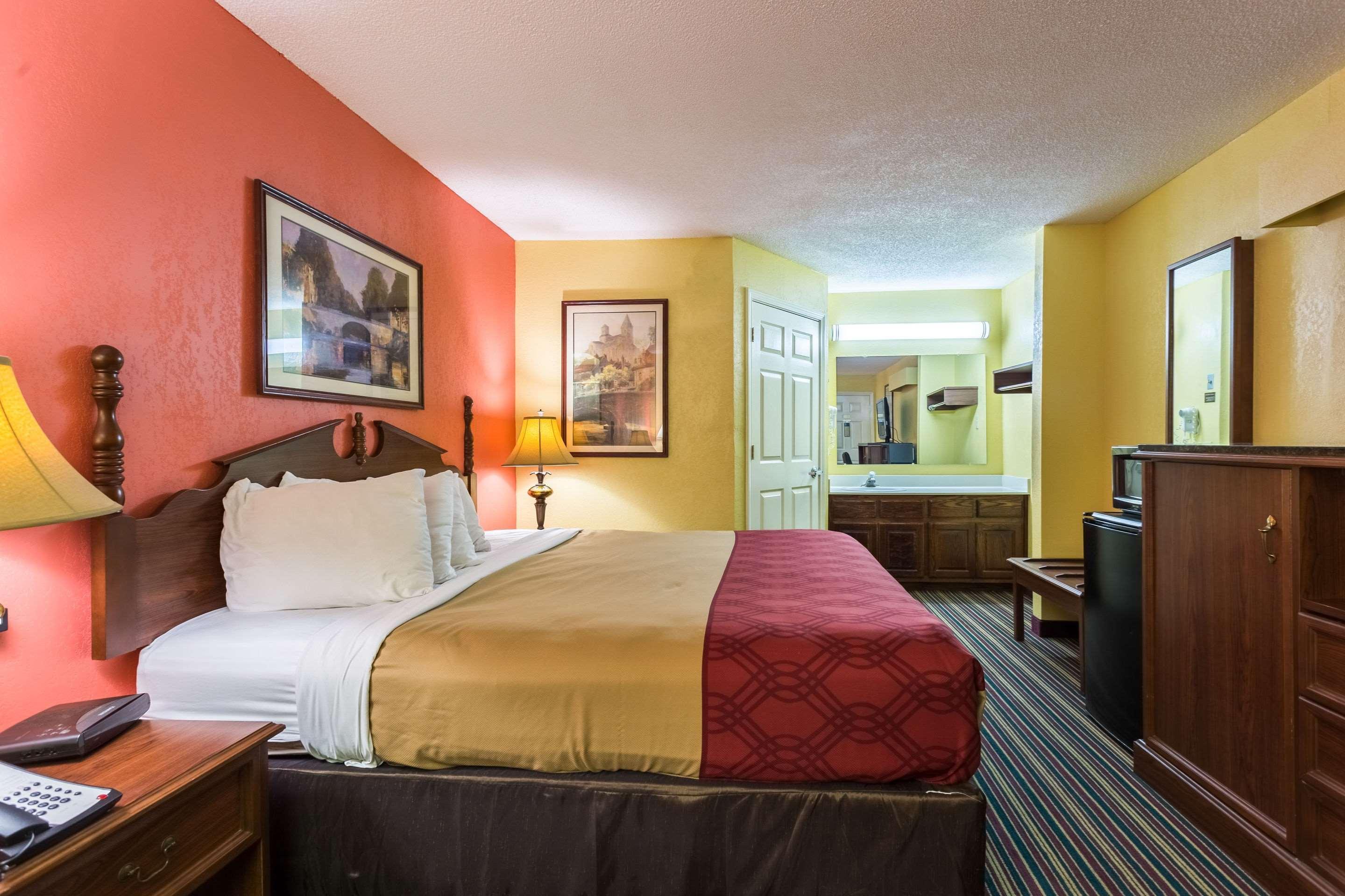 Econo Lodge Tupelo Eksteriør bilde