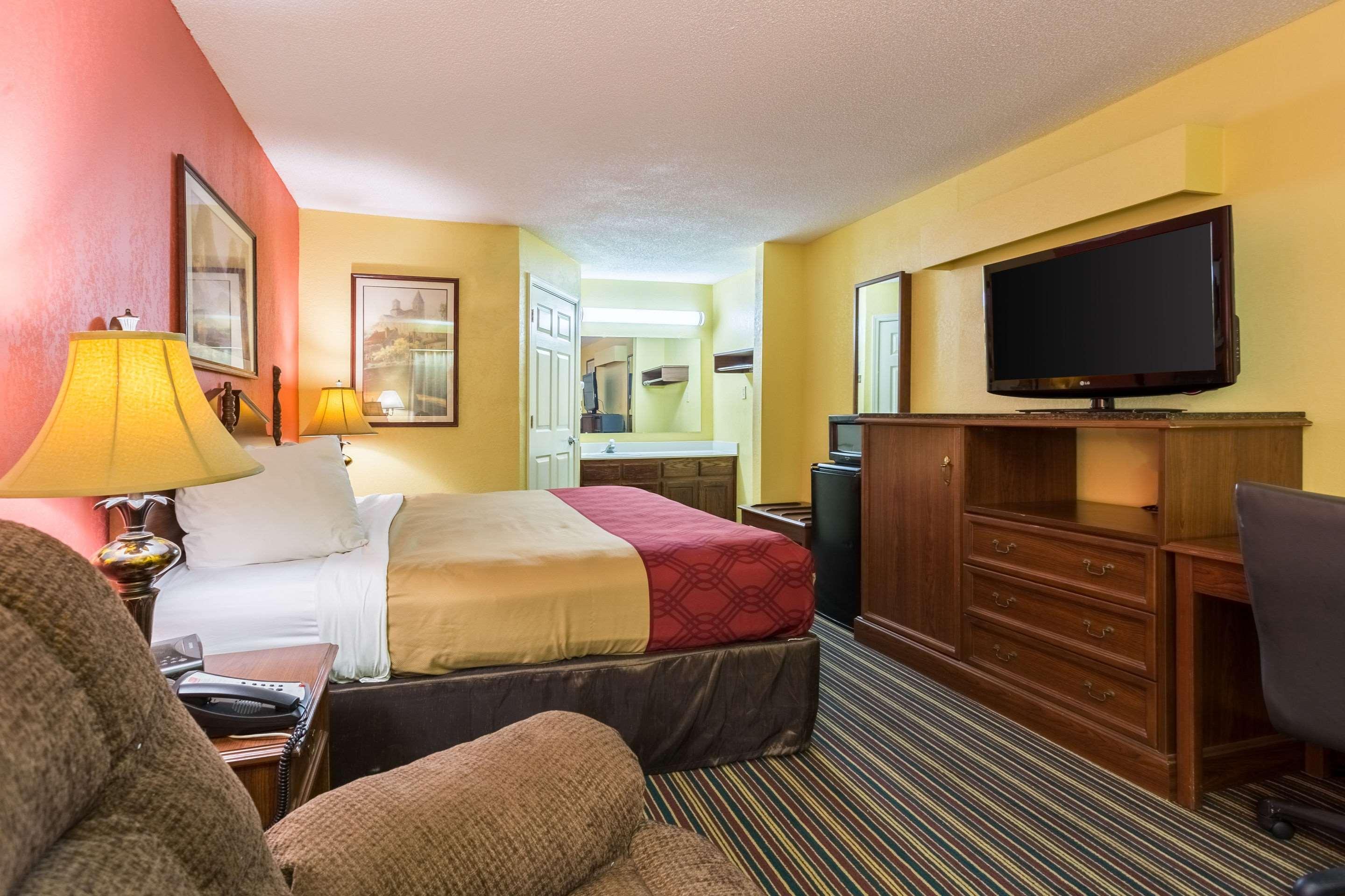 Econo Lodge Tupelo Eksteriør bilde
