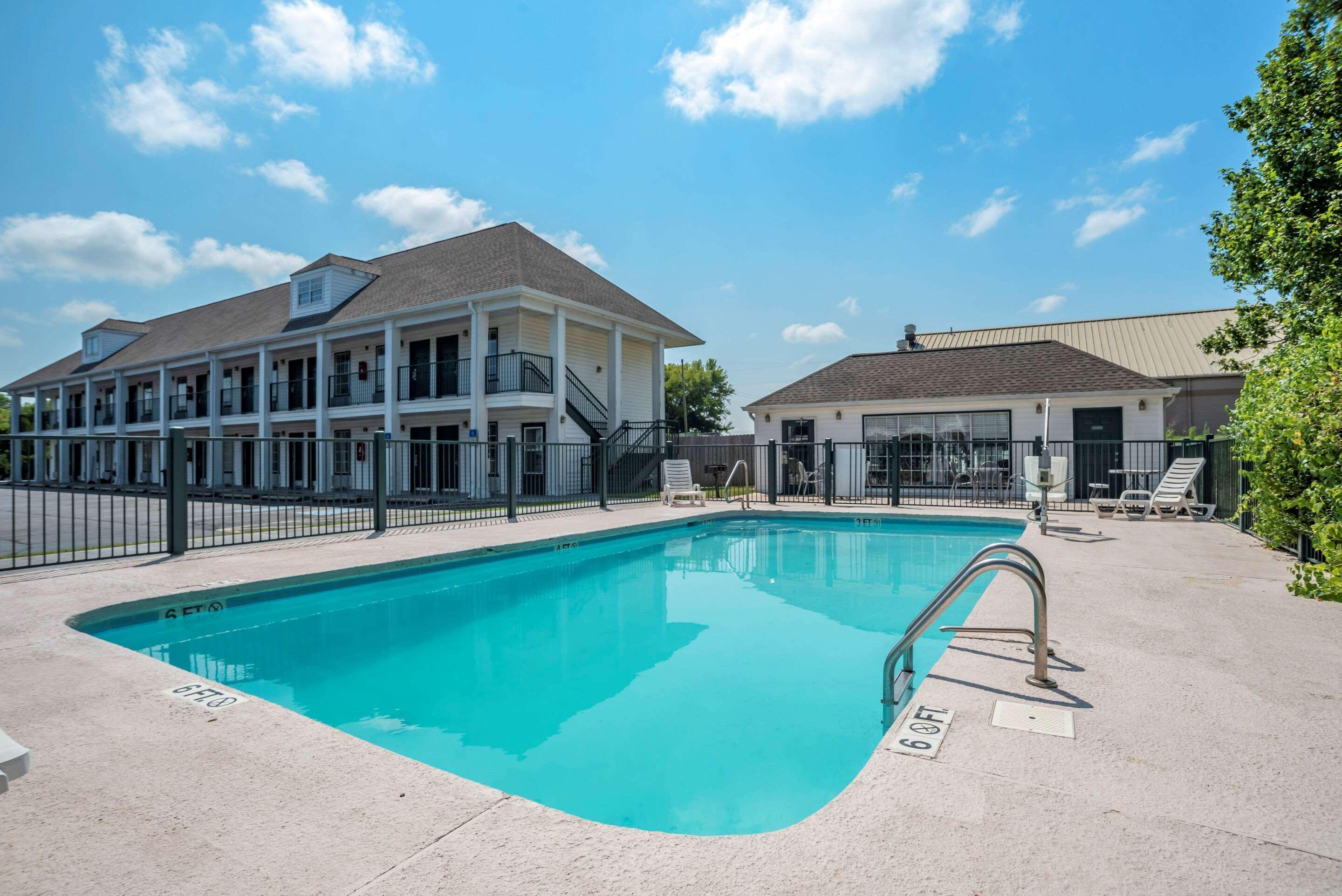 Econo Lodge Tupelo Eksteriør bilde