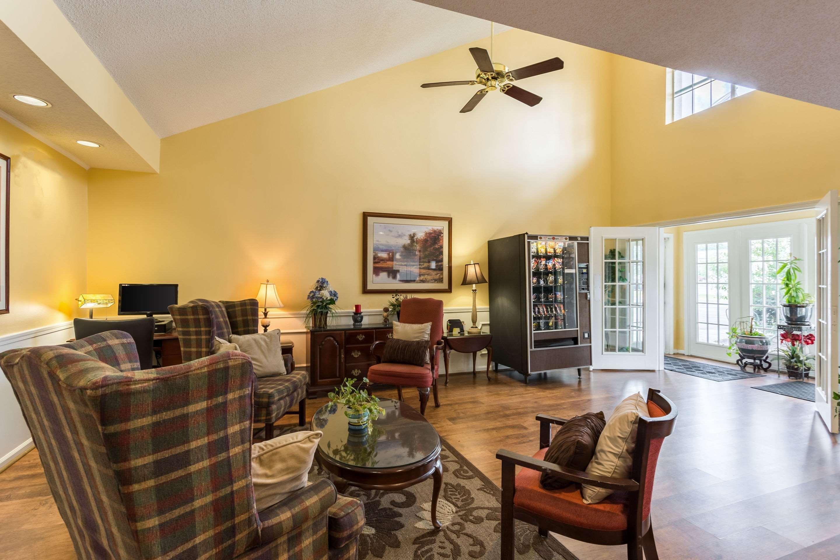 Econo Lodge Tupelo Eksteriør bilde