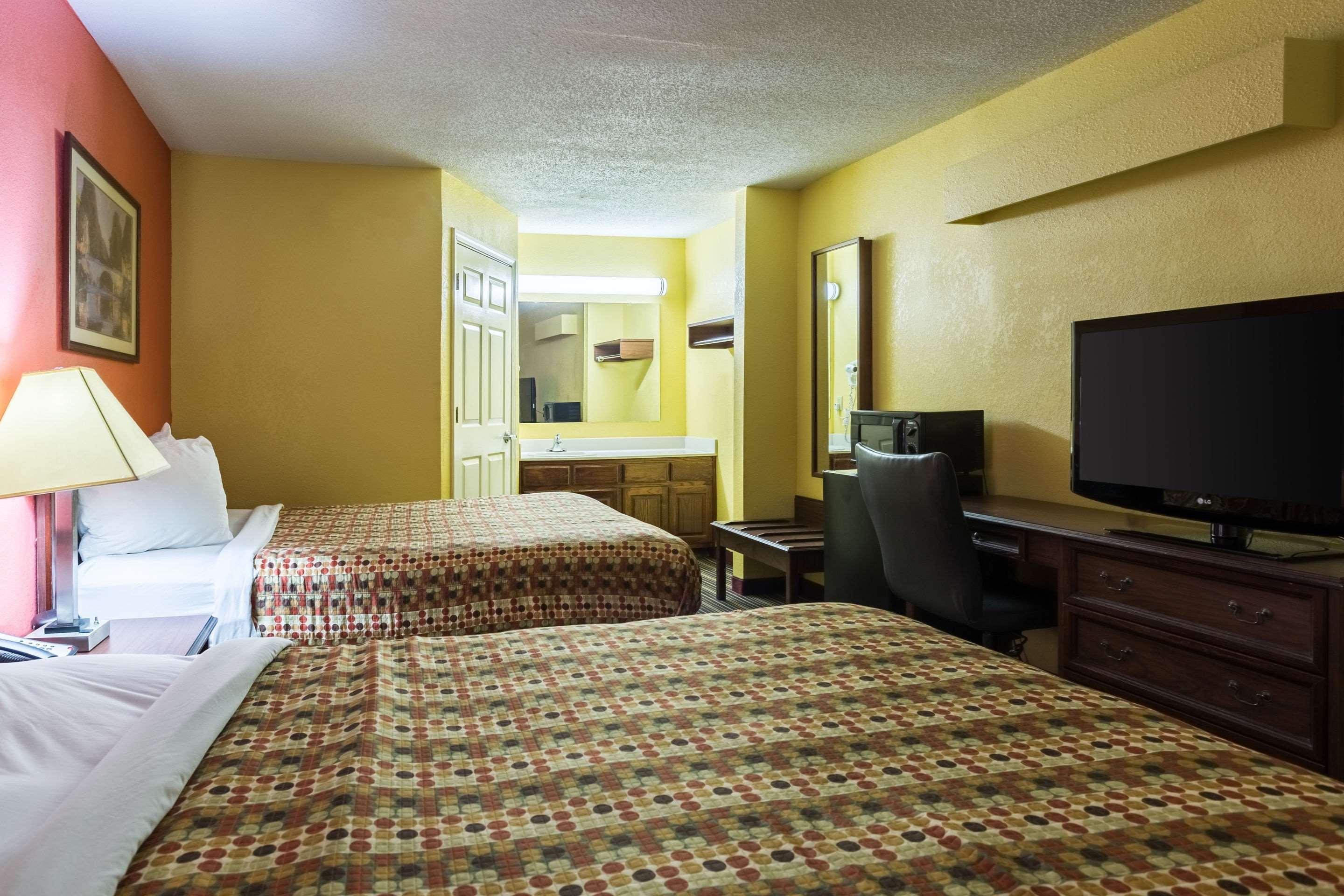 Econo Lodge Tupelo Eksteriør bilde
