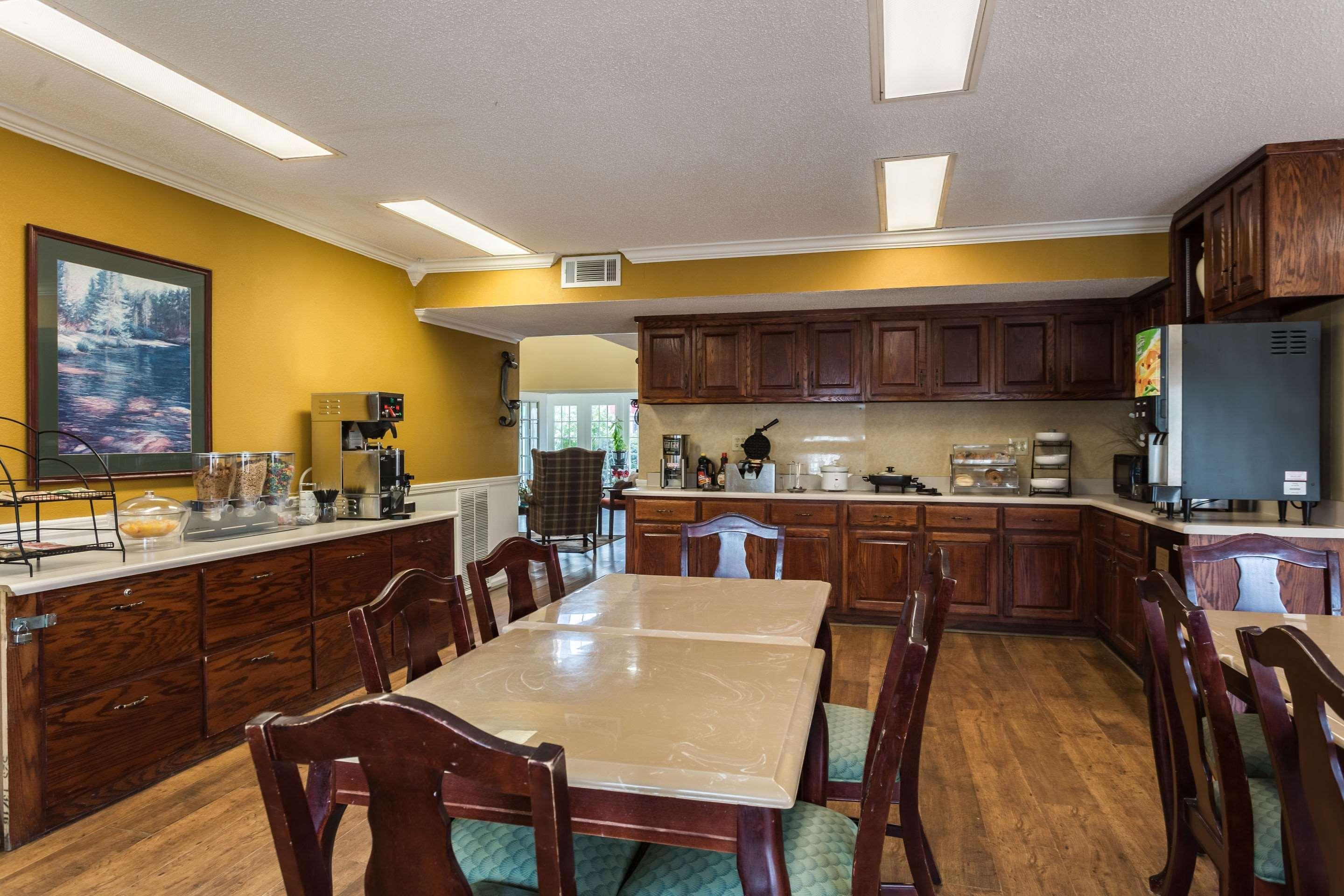 Econo Lodge Tupelo Eksteriør bilde